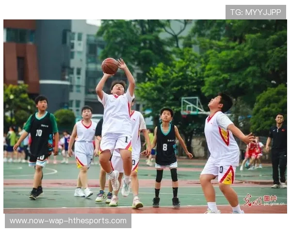 球场下的训练铸就赛场的辉煌，训练场上的球员应该用什么精神形容